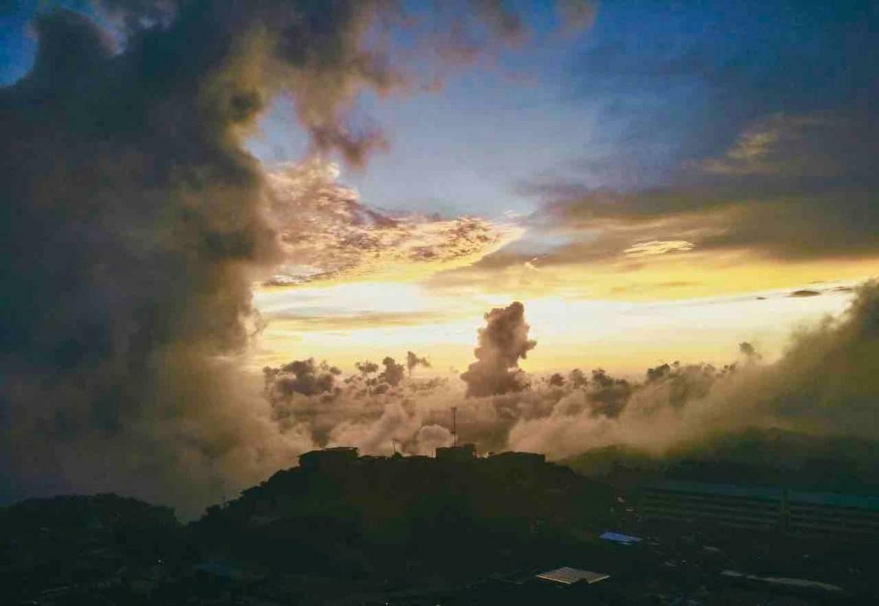 Vacation House In Baguio With Amazing Sunset Views Baguio City Exterior photo